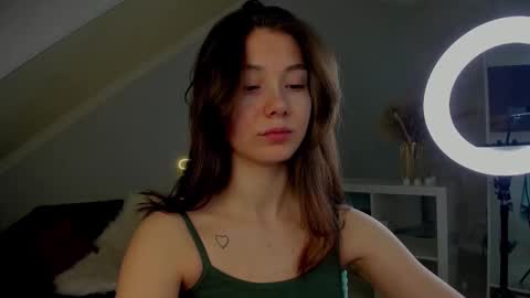 Snapshot of caroline_todd chatting on 02.12.25 Caroline online show from 02.12.25