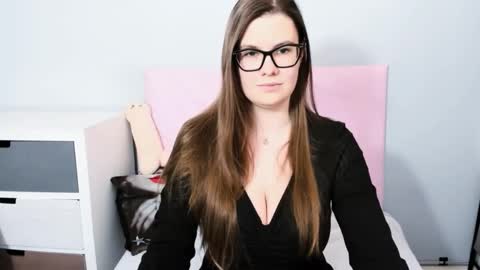 CarolineAmore online show from 03.21.26