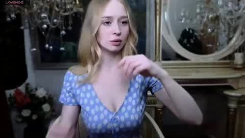 Snapshot of carolinedjoi chatting on 11.21.25 Caroline online show from 11.21.25