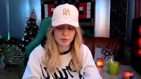 Snapshot of carolinedjoi chatting on 12.22.25 Caroline online show from 12.22.25