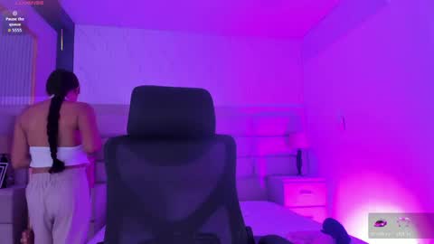 Caroline online show from 04.24.26