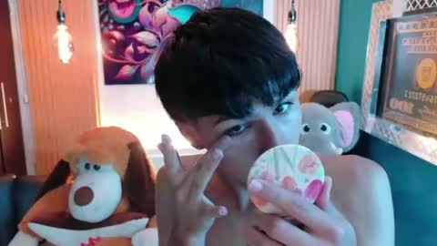 Snapshot of carolinejesh chatting on 03.18.26 carolinejesh online show from 03.18.26