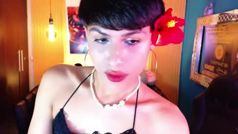 Snapshot of carolinejesh chatting on 08.07.26 carolinejesh online show from 08.07.26