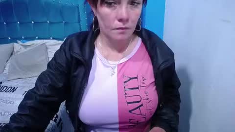 Carolinhe  online show from 08.04.26