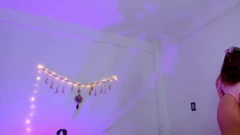 Nia  online show from 01.21.25