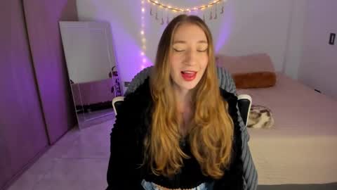 Nia  online show from 02.23.25