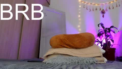 Nia  online show from 02.26.25