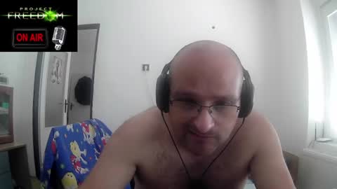 Snapshot of cascadacek chatting on 06.18.26 CASCADACEK online show from 06.18.26