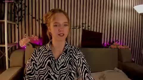 Snapshot of casey_sweeet chatting on 06.04.26 Casey sweeet online show from 06.04.26