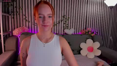 Snapshot of casey_sweeet chatting on 07.21.26 Casey sweeet online show from 07.21.26