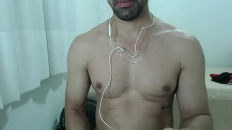 Snapshot of cashmastermuscle77 chatting on 01.22.25 cashmastermuscle77 online show from 01.22.25