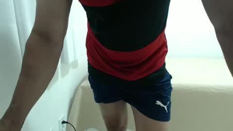Snapshot of cashmastermuscle77 chatting on 09.21.25 cashmastermuscle77 online show from 09.21.25