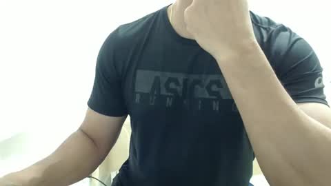 Snapshot of cashmastermuscle77 chatting on 09.30.25 cashmastermuscle77 online show from 09.30.25