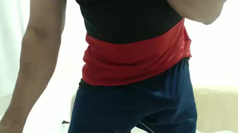 Snapshot of cashmastermuscle77 chatting on 10.06.25 cashmastermuscle77 online show from 10.06.25