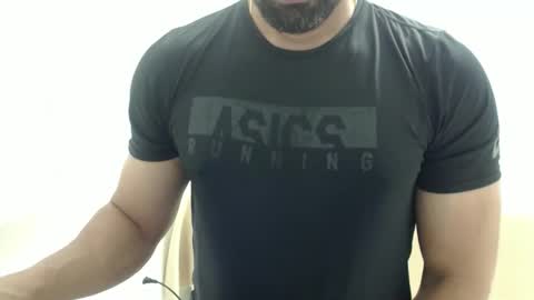 Snapshot of cashmastermuscle77 chatting on 10.12.25 cashmastermuscle77 online show from 10.12.25