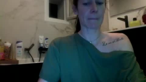 Snapshot of cassandra06400 chatting on 10.05.25 cassandra06400 online show from 10.05.25