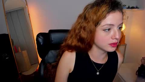 Snapshot of cassandra_caiin chatting on 09.17.25 Cassie online show from 09.17.25