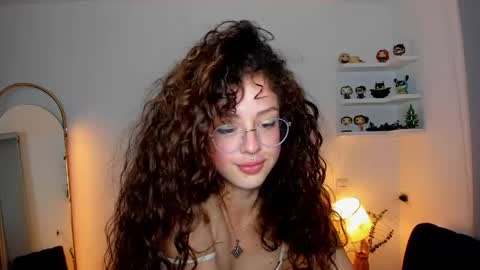 Snapshot of cassandra_caiin chatting on 04.13.26 Cassie online show from 04.13.26