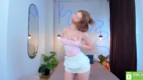 Hello my name is Cassie and my friend Nilo is also here online show from 07.31.26