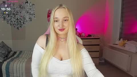 Cassie Rosss online show from 02.04.25