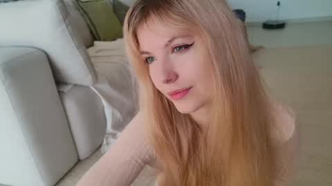 Snapshot of cassy_cum chatting on 03.10.25 Cassy online show from 03.10.25