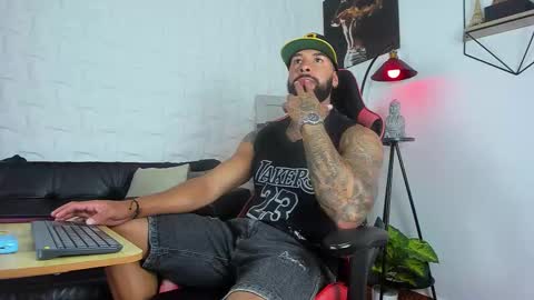 Snapshot of casticatheking chatting on 10.09.25 Matheo Brown online show from 10.09.25