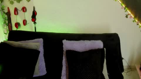 Cata green model independient online show from 12.02.24