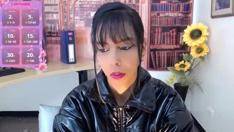 Snapshot of catalella_ar chatting on 10.12.25 Queen Catalella online show from 10.12.25