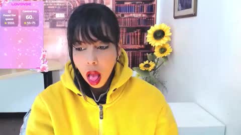 Snapshot of catalella_ar chatting on 10.17.25 Queen Catalella online show from 10.17.25