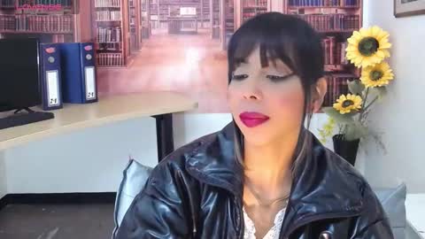 Queen Catalella online show from 10.25.25