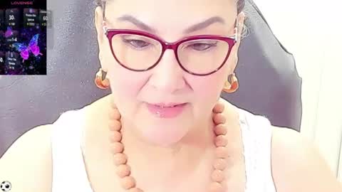 Snapshot of cataleya_mom_ chatting on 07.18.26 cataleya online show from 07.18.26