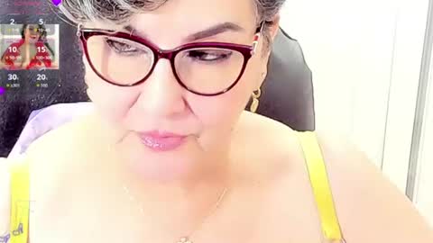 Snapshot of cataleya_mom_ chatting on 07.31.26 cataleya online show from 07.31.26