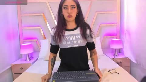 Snapshot of cataleya_sub69 chatting on 11.14.25 Cataleya online show from 11.14.25