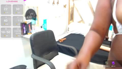 Snapshot of catalillina_love1 chatting on 02.15.25 Cata online show from 02.15.25