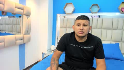 Jhon and Catalina online show from 10.23.25