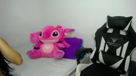 Snapshot of catalina_mega18 chatting on 10.20.25 Catalina online show from 10.20.25