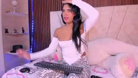 Snapshot of catalleya_f chatting on 06.21.26 catalleya_f online show from 06.21.26