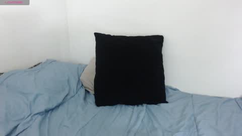 Snapshot of caterineloves chatting on 01.17.25 katerine online show from 01.17.25