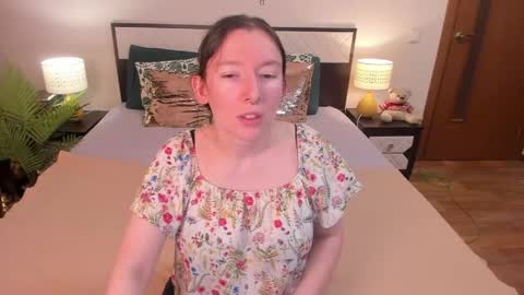 Catrin online show from 04.24.26
