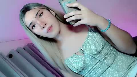 Snapshot of cathleashemalegoddess chatting on 10.27.25 cathleashemalegoddess online show from 10.27.25