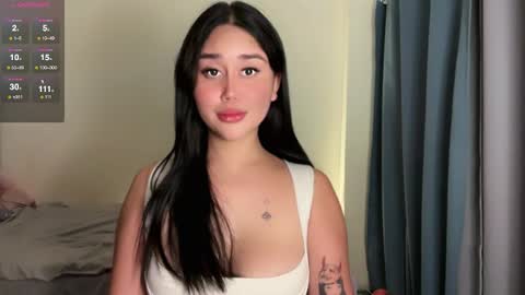 Snapshot of cathleya_ chatting on 10.08.25 Cathy online show from 10.08.25