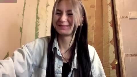 Snapshot of catinagaznes chatting on 10.09.25 Lola online show from 10.09.25