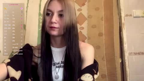 Snapshot of catinagaznes chatting on 10.16.25 Lola online show from 10.16.25