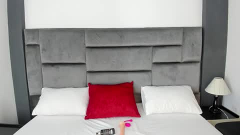 Snapshot of catleyasmith chatting on 12.19.25 Catleya online show from 12.19.25