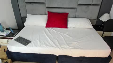 Snapshot of catleyasmith chatting on 12.20.25 Catleya online show from 12.20.25