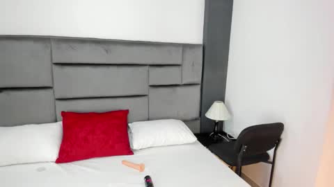 Snapshot of catleyasmith chatting on 12.21.25 Catleya online show from 12.21.25