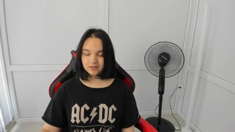 Catrine online show from 06.18.26