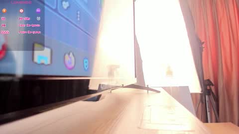 catti_brie_ online show from 11.22.25