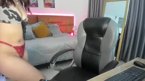 Snapshot of catti_brie_ chatting on 06.17.26 catti_brie_ online show from 06.17.26