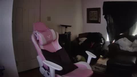 Snapshot of cattywompiscreations chatting on 12.04.24 zatbabydaddy online show from 12.04.24